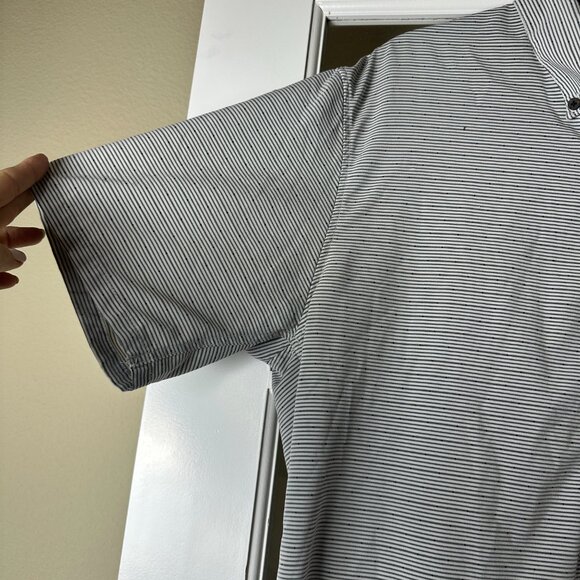 HURLEY Stretch Fit Short Sleeve Button Down Shirt Size Large - Picture 4 of 12